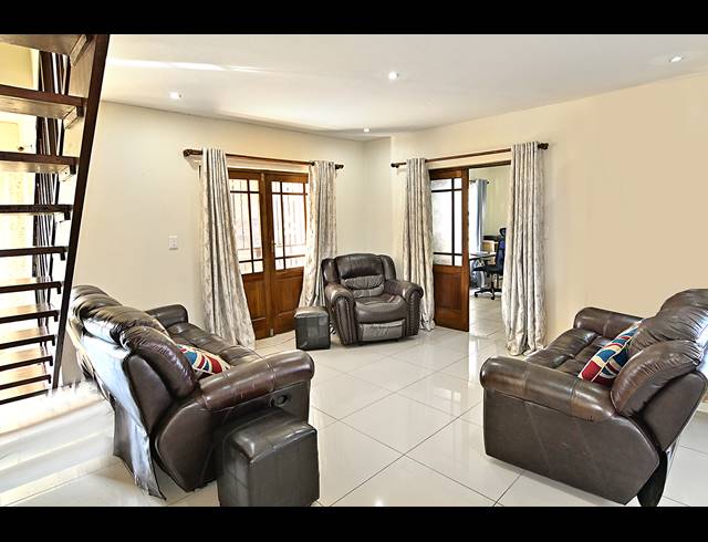 4 BEDROOM CLUSTER FOR SALE IN COUNTRY VIEW